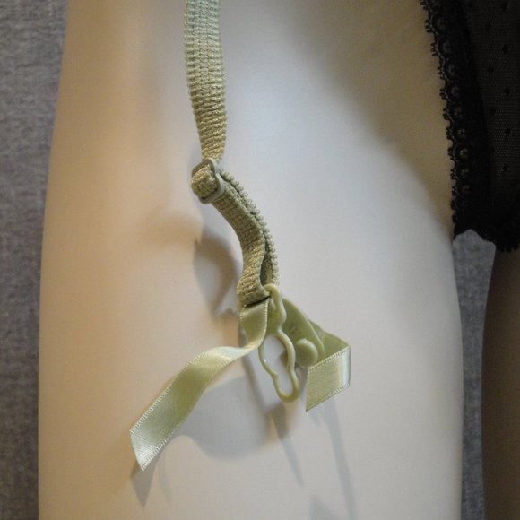 Sage green lace garter belt - Picture 6 of 10